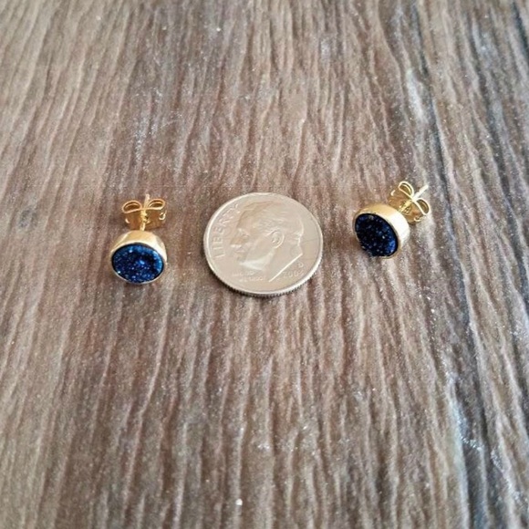 🆕 24K Gold Dainty Blue Drusy Stud Earrings - Picture 5 of 5